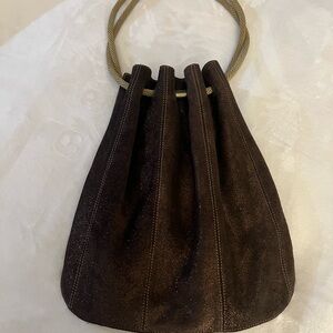 💚 Arca Italian Made Brown
Sparkling Leather Shoulder
Bucket Bag🩷